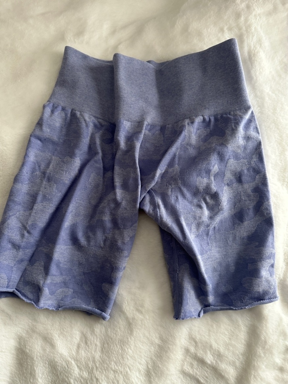 Seamless High-Waist Women's Bike Shorts in Light Purple Camo